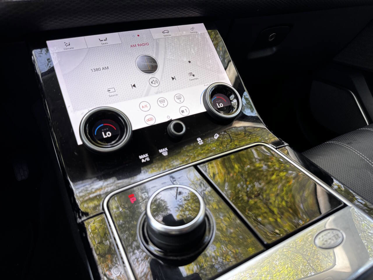 Used 2018 Land Rover Range Rover Velar S image 15