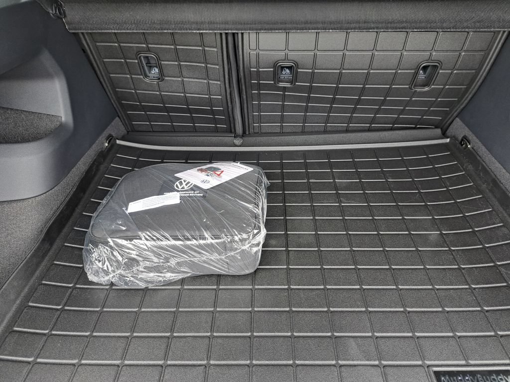 New 2026 Volkswagen Tiguan SE R-Line FWD image 27