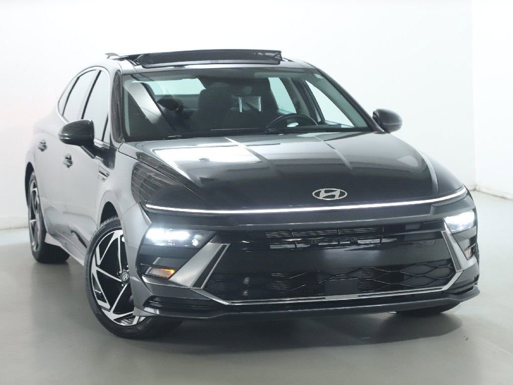 Used 2024 Hyundai Sonata SEL w/ Convenience Package FWD image 2
