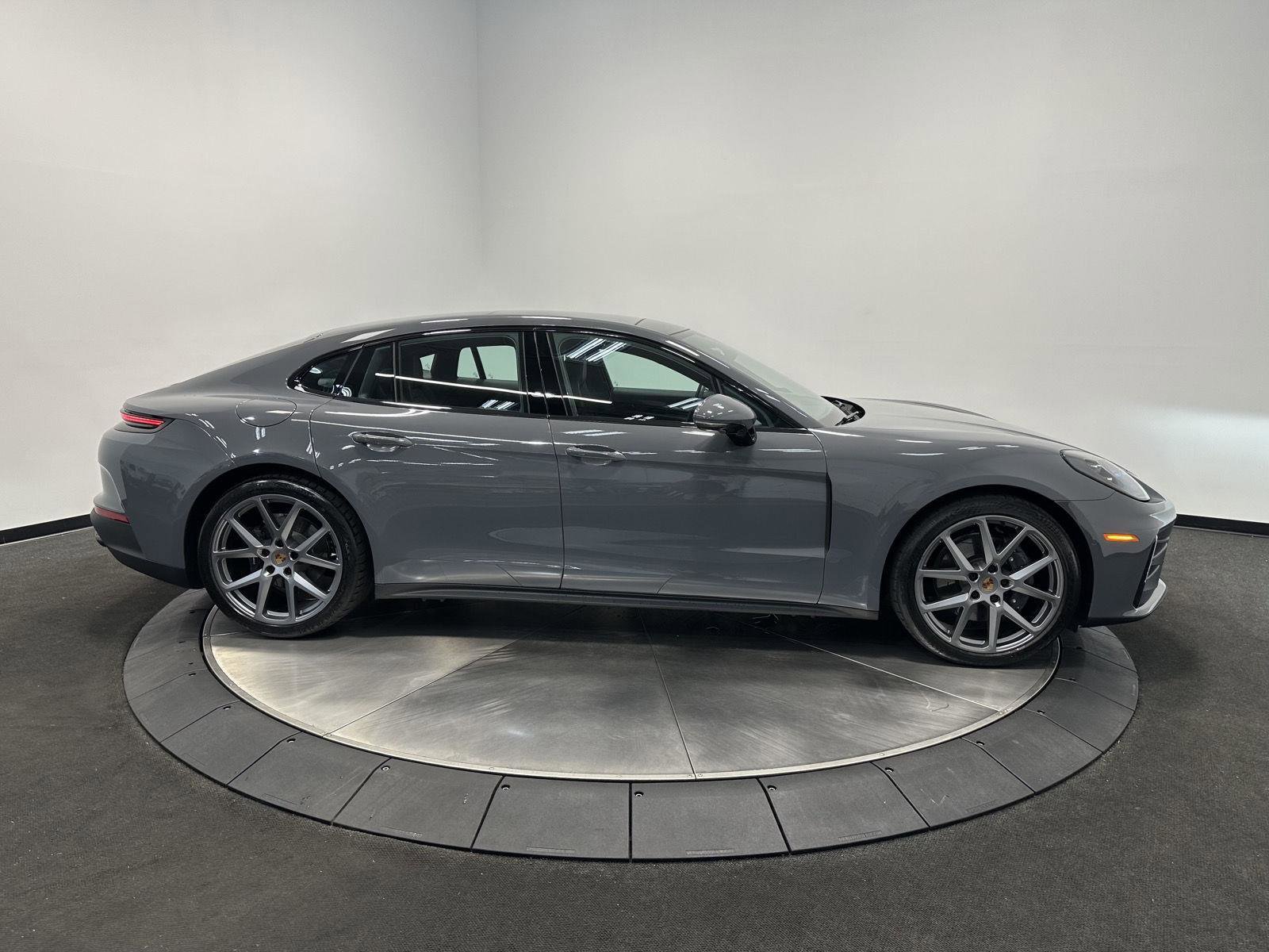 Used 2025 Porsche Panamera 4 image 8