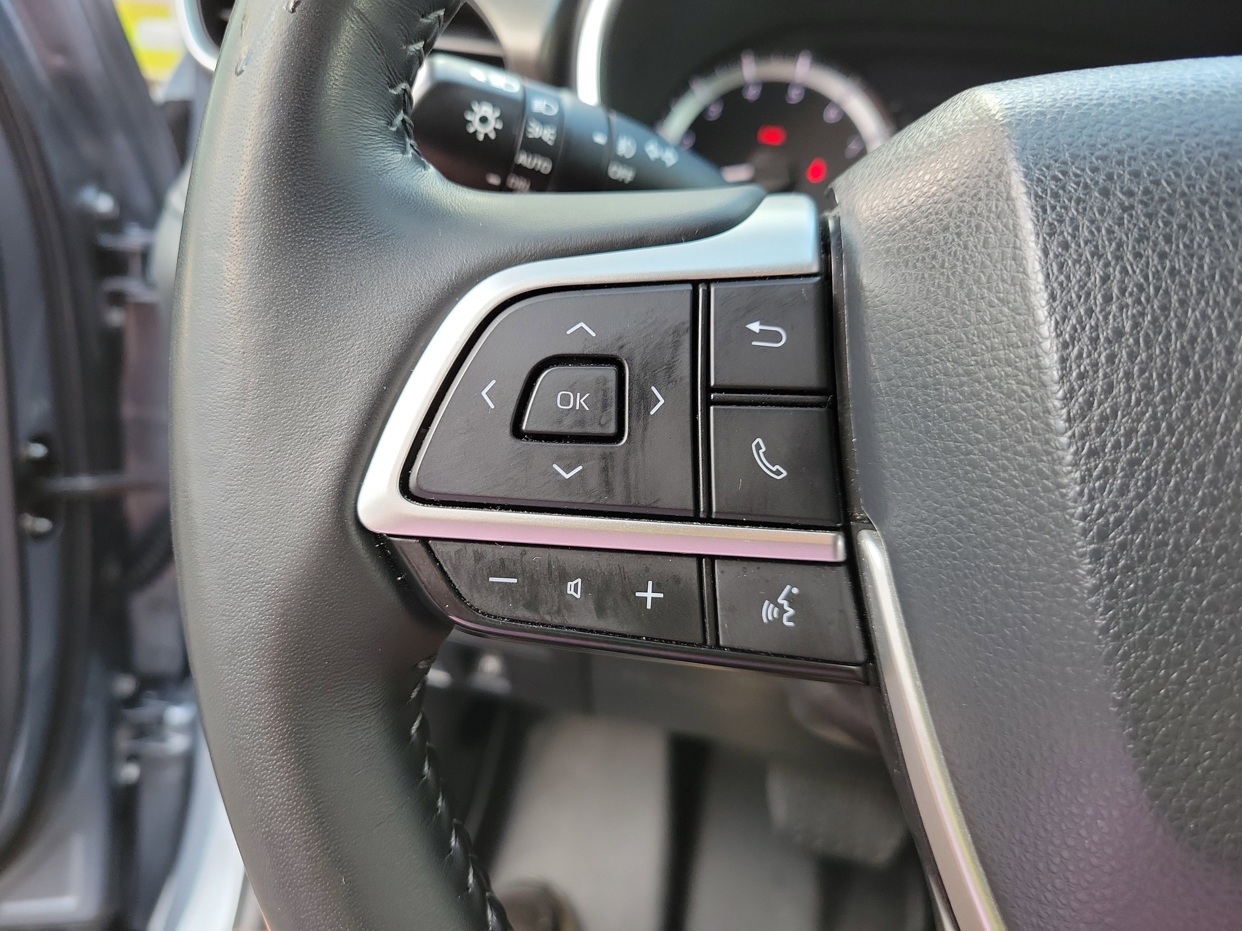 Used 2023 Toyota Highlander XLE image 33