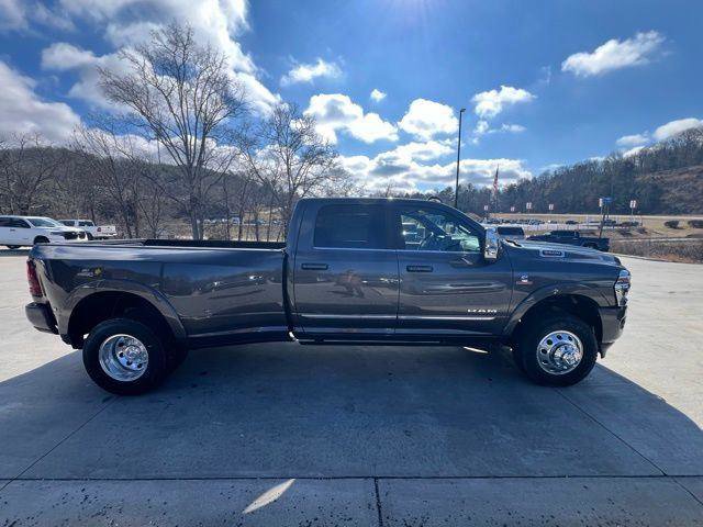 New 2025 RAM 3500 Limited video 2