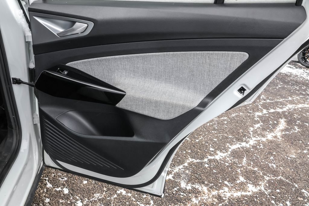 Certified 2023 Volkswagen ID.4 Pro image 32