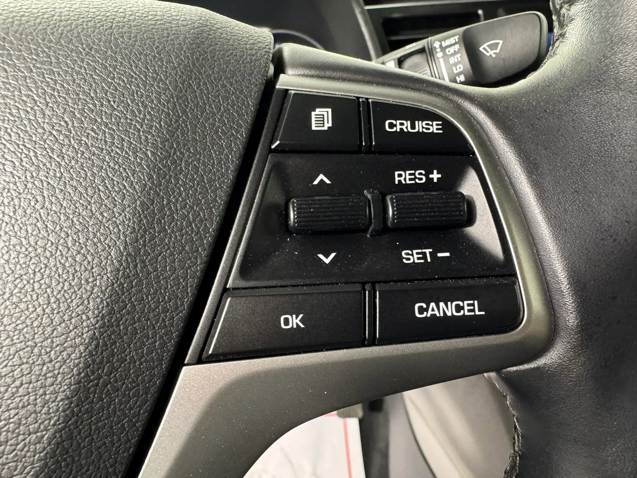 Used 2017 Hyundai Elantra Limited FWD image 16