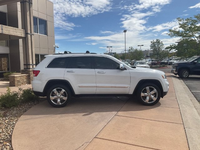 Used 2013 Jeep Grand Cherokee Overland Summit AWD/4WD image 3