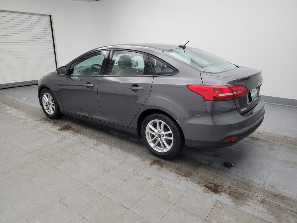 Used 2016 Ford Focus SE w/ SE Cold Weather Package image 3