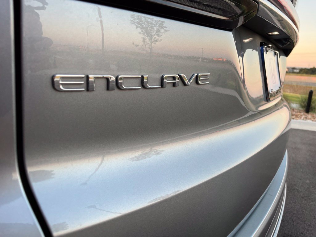 Used 2025 Buick Enclave Avenir w/ Super Cruise Package FWD image 8