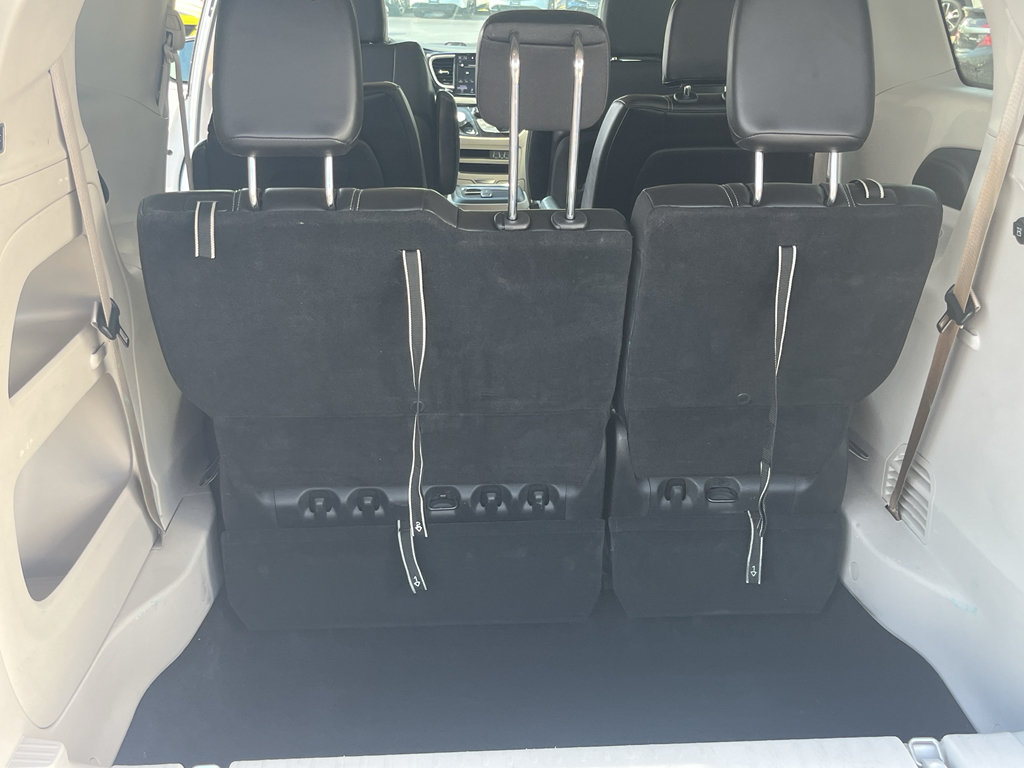 Used 2023 Chrysler Pacifica Touring-L FWD image 49
