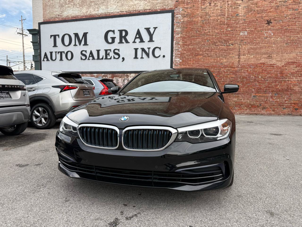 Used 2019 BMW 530e w/ Convenience Package RWD image 1