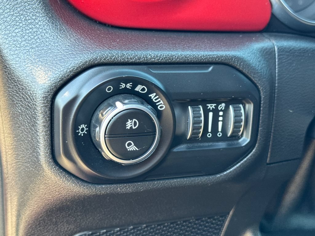 Used 2021 Jeep Gladiator Rubicon w/ Safety Group AWD/4WD image 27