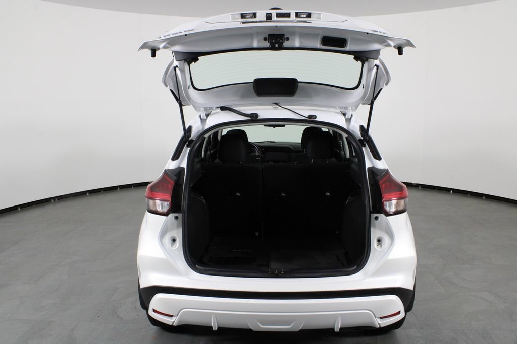 Certified 2023 Nissan Kicks SV FWD image 17