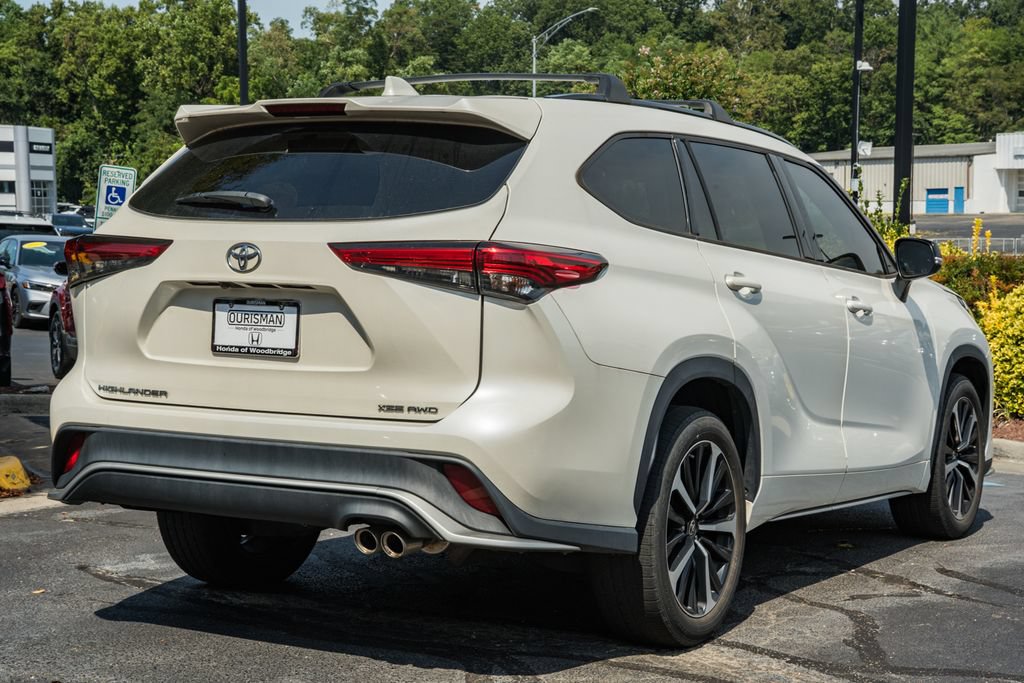 Used 2021 Toyota Highlander XSE AWD/4WD image 4