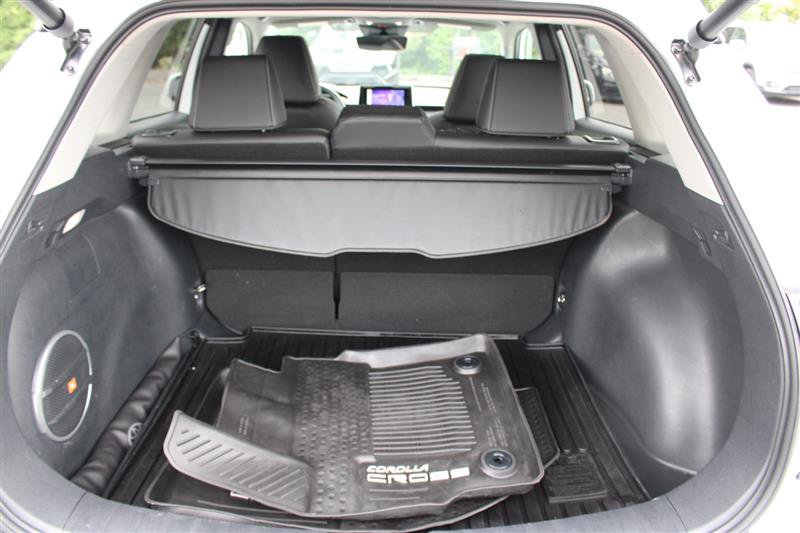 Used 2024 Toyota Corolla Cross XLE w/ Convenience Package FWD image 18