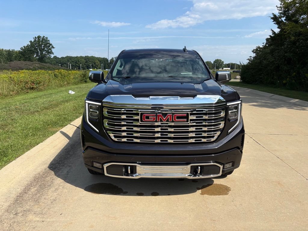 Used 2023 GMC Sierra 1500 Denali w/ Denali Reserve Package AWD/4WD image 12