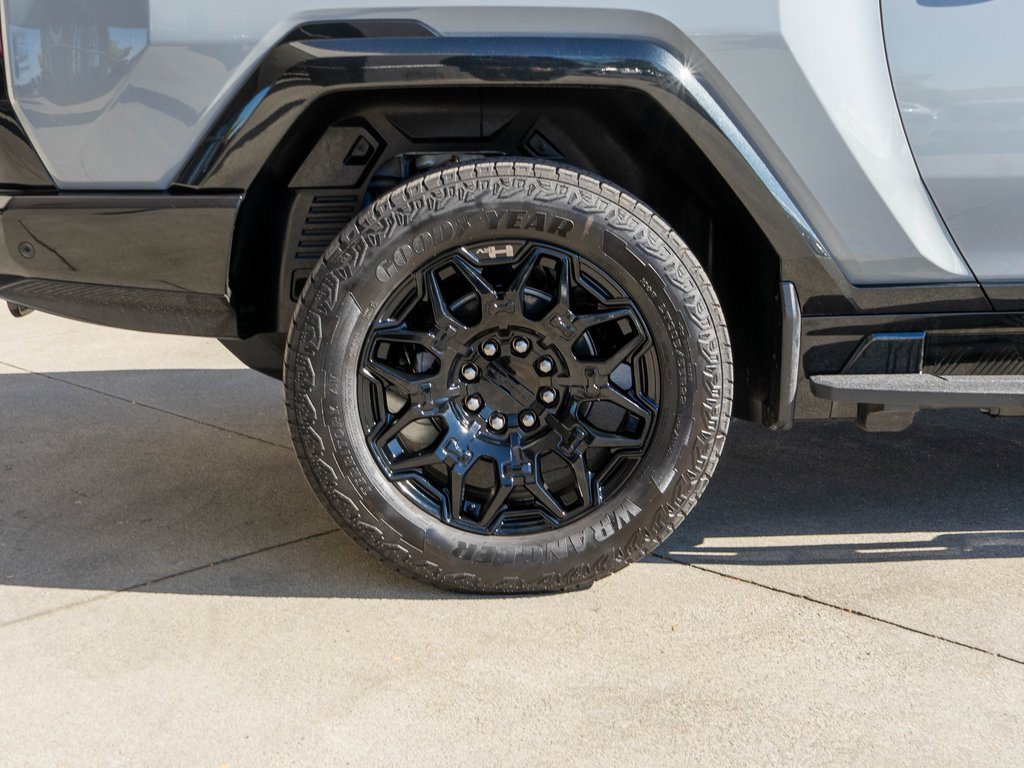 New 2025 GMC Hummer EV 3X w/ LPO, Dark Essentials Package image 38