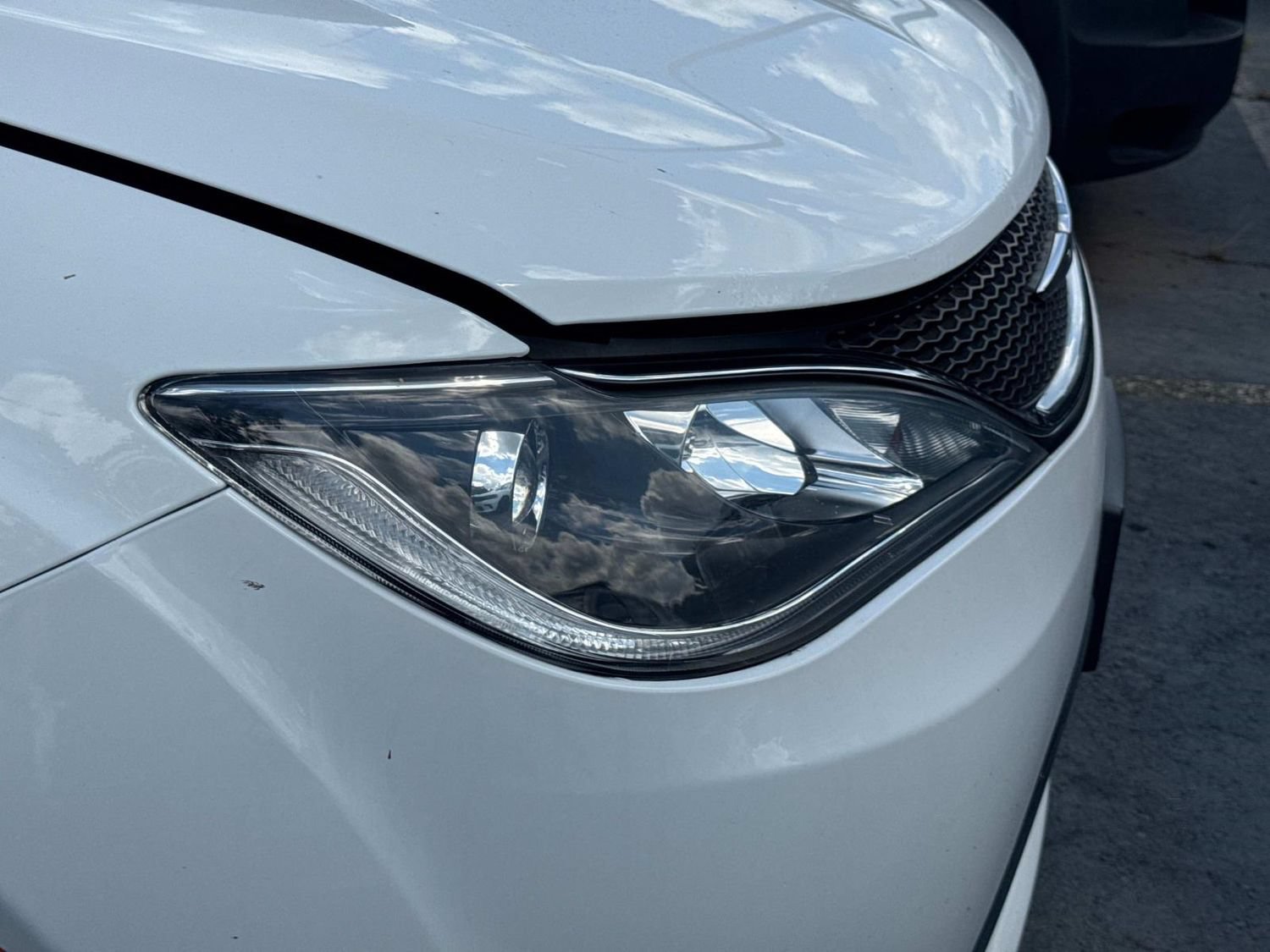 Used 2019 Chrysler Pacifica Touring-L FWD image 6
