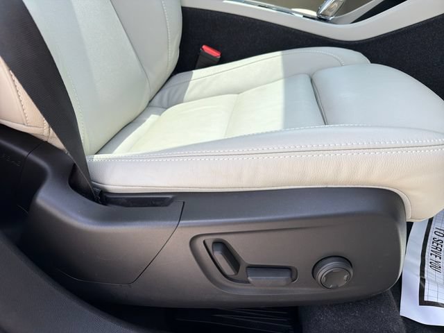 Used 2023 Volvo XC40 B5 Plus w/ Protection Package Premier AWD/4WD image 28