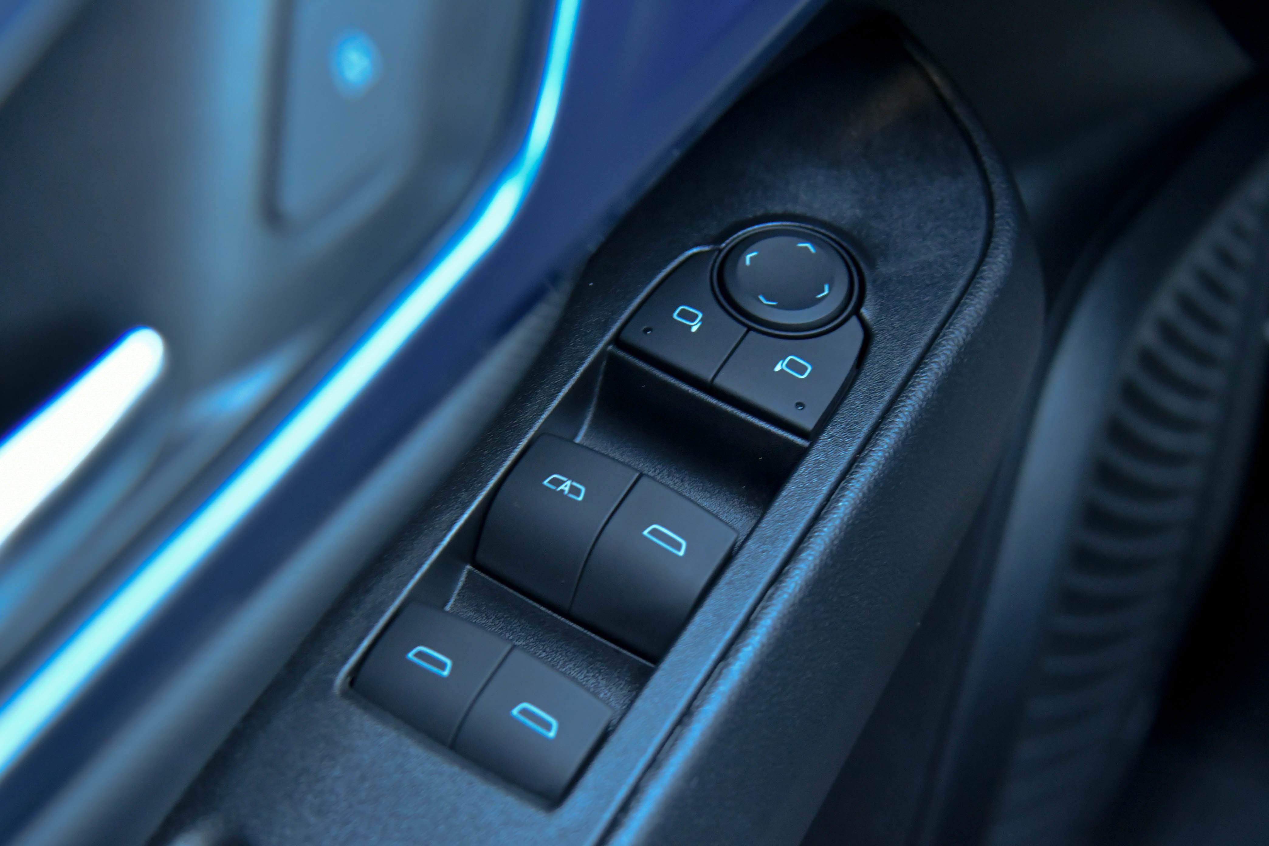 Used 2024 Chevrolet Equinox EV LT w/ LPO, Trailering Package image 40