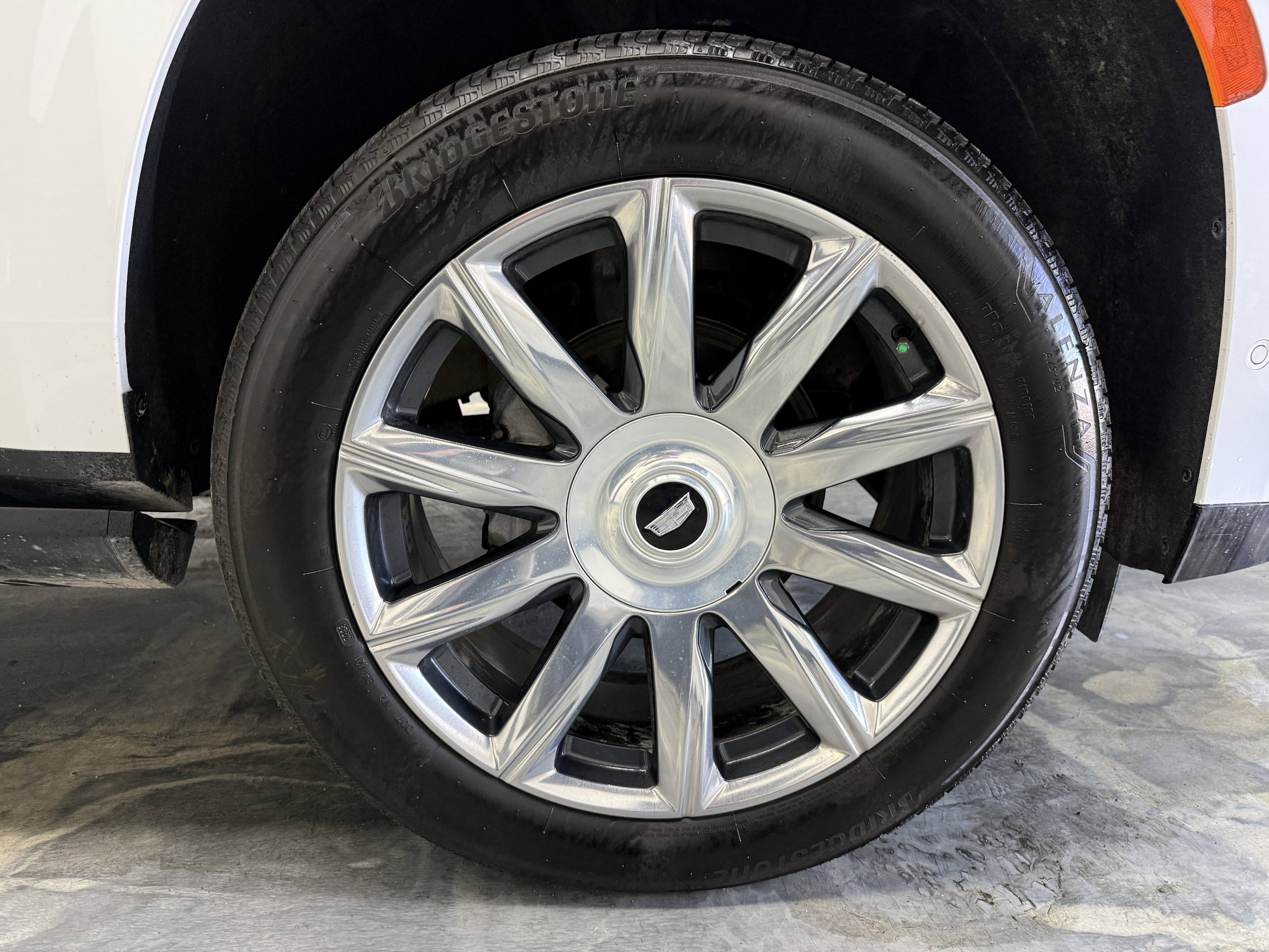 Used 2023 Cadillac Escalade Premium Luxury Platinum AWD/4WD image 35