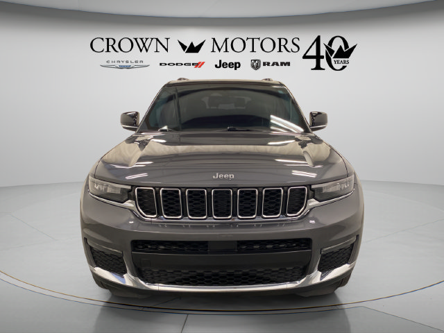 Used 2023 Jeep Grand Cherokee L Limited AWD/4WD image 10