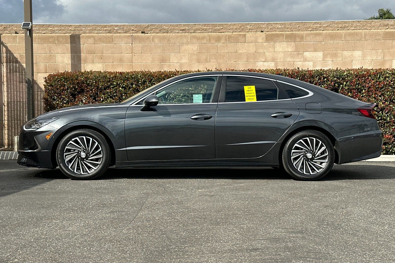 Used 2023 Hyundai Sonata Limited image 7