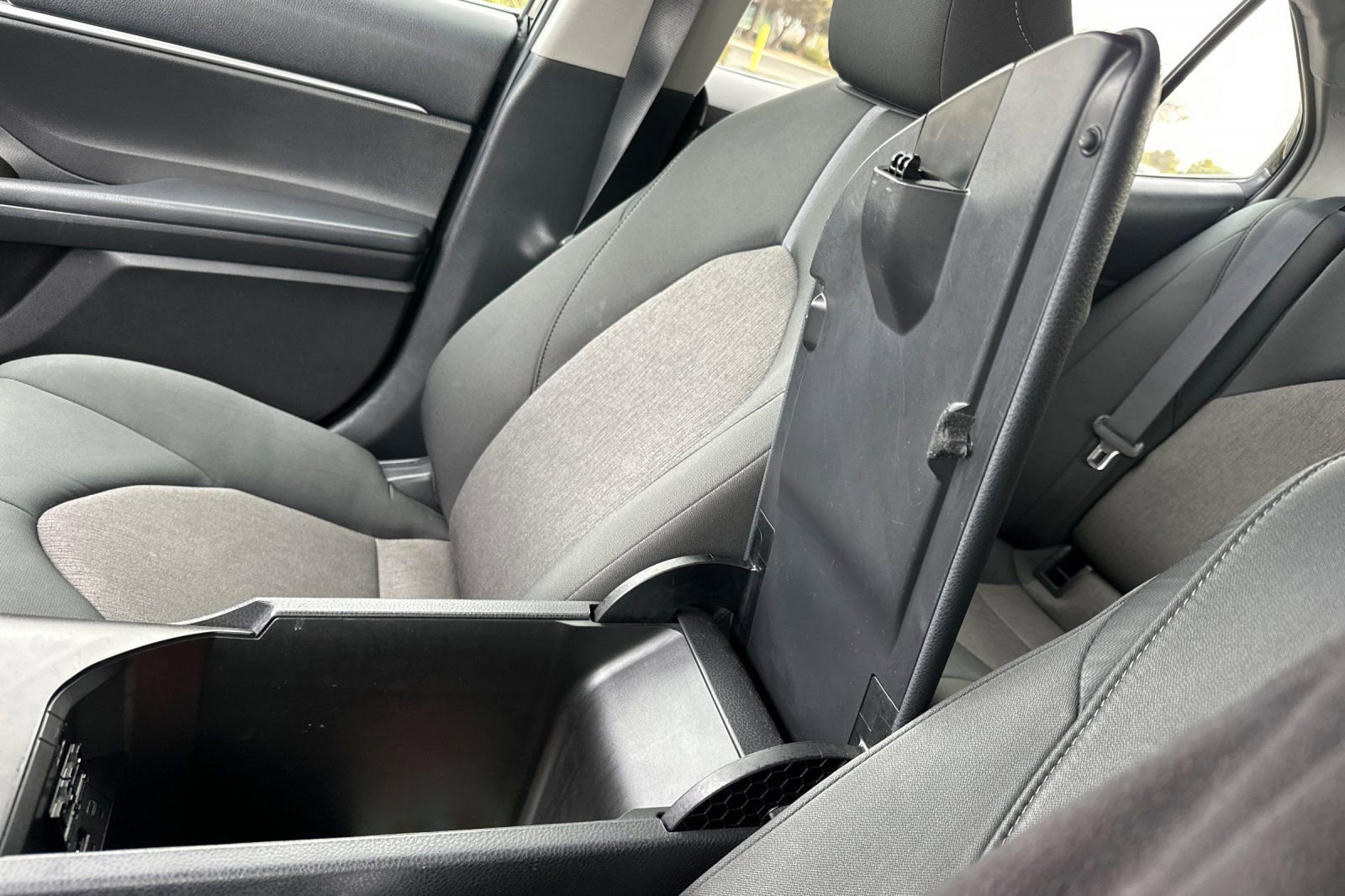 Used 2023 Toyota Camry LE image 31