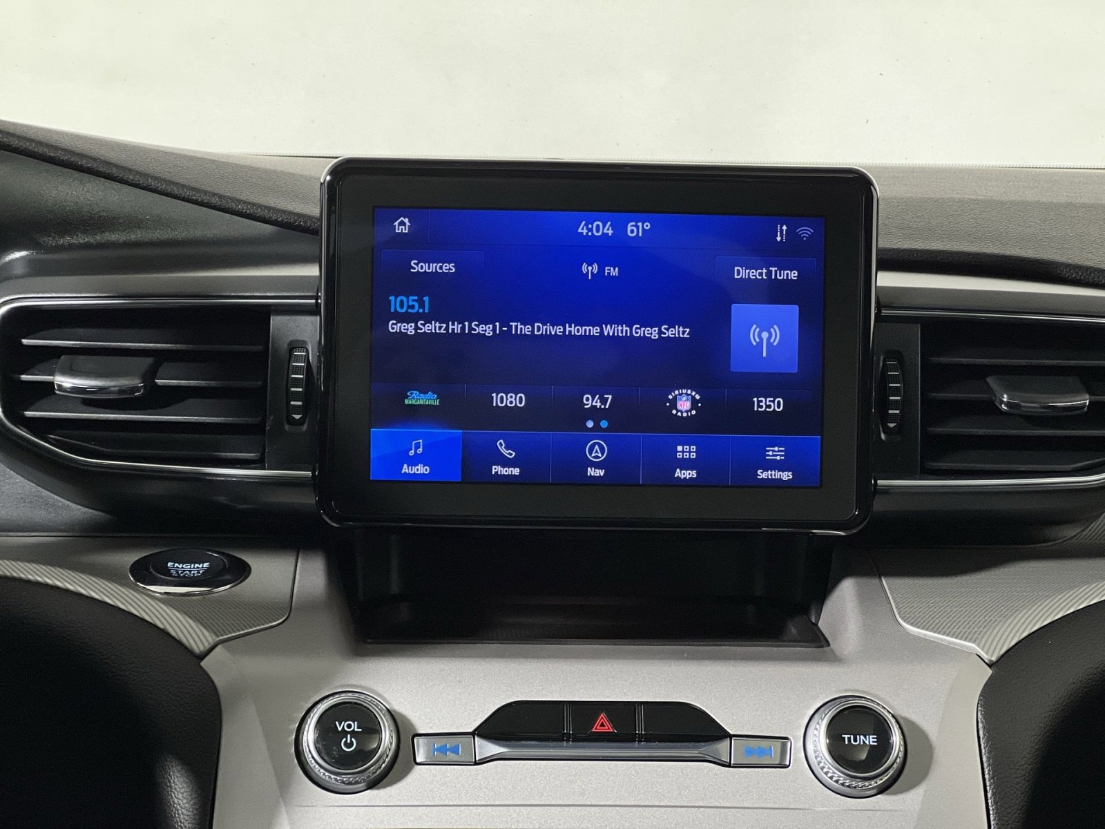 Used 2023 Ford Explorer XLT w/ Equipment Group 202A AWD/4WD image 18