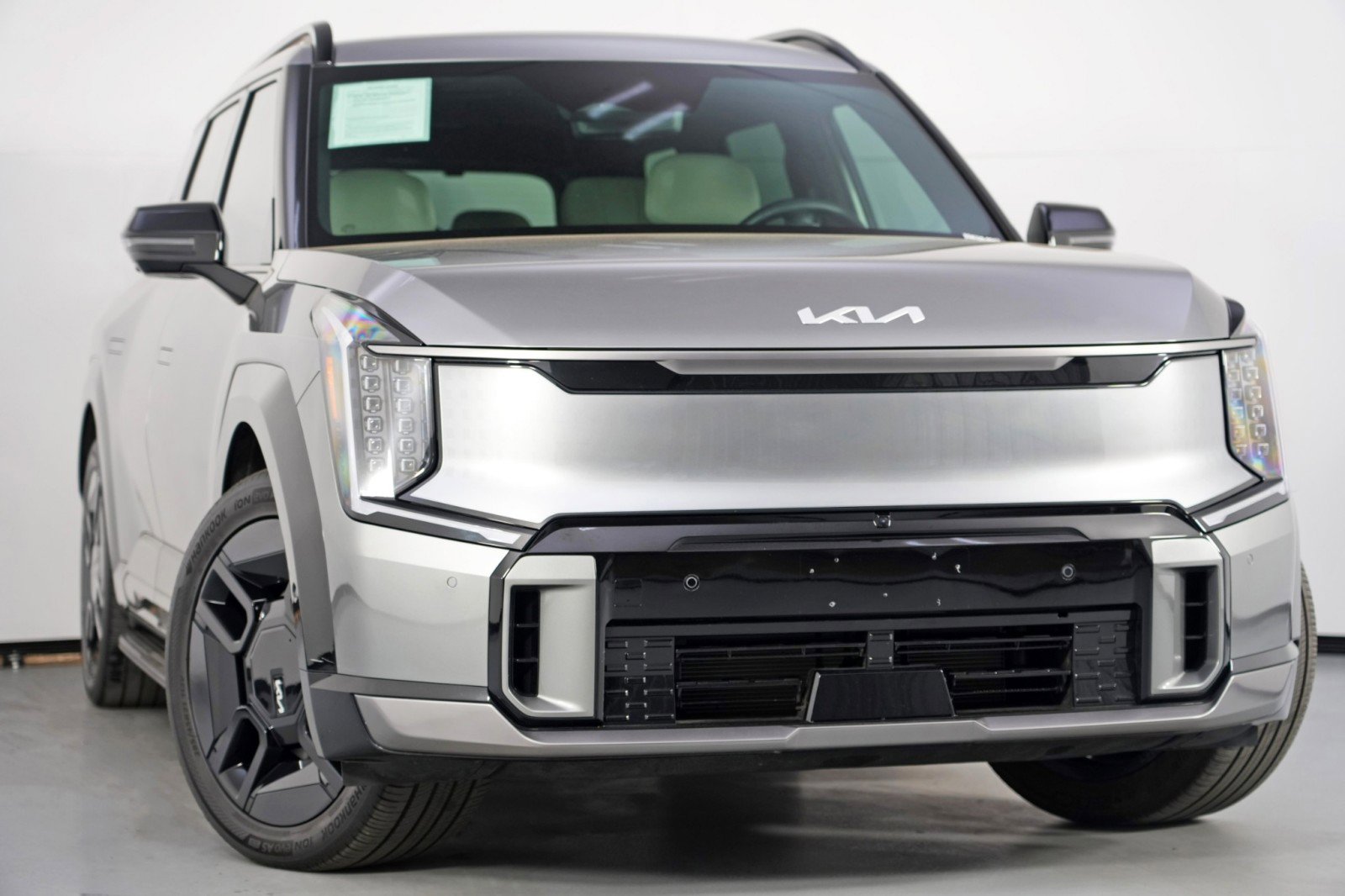 Used 2024 Kia EV9 GT-Line image 4