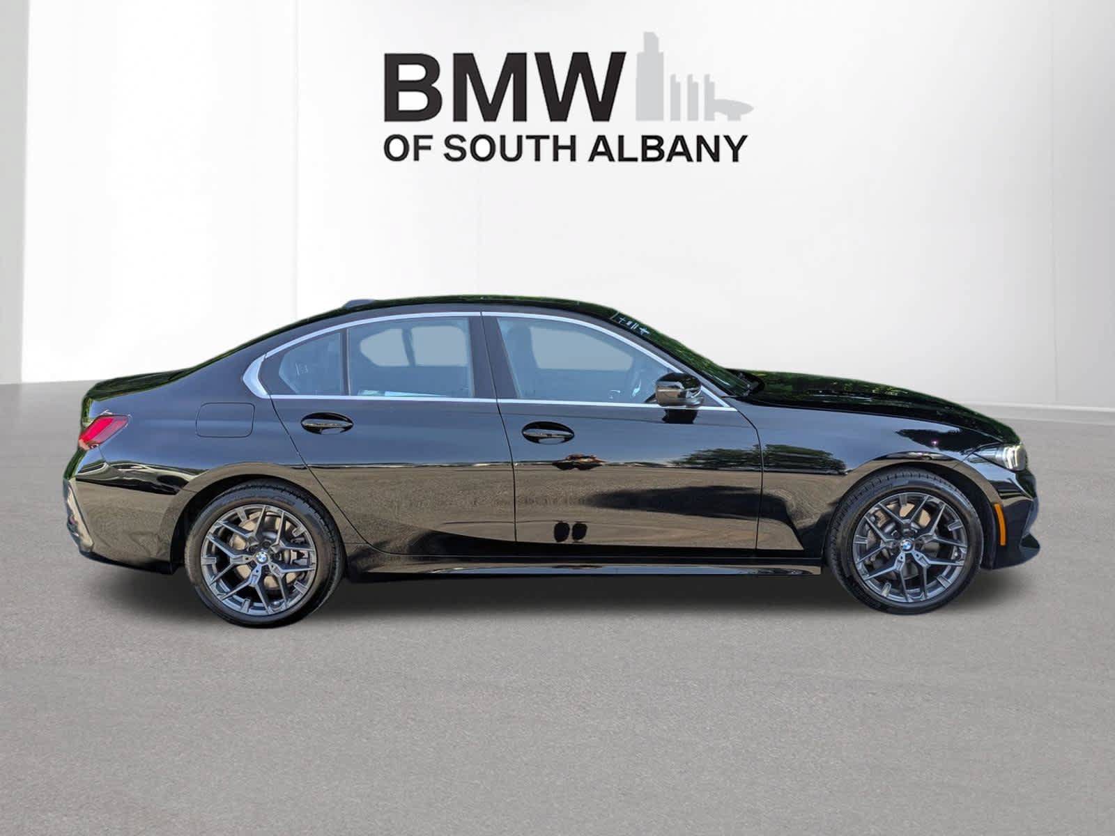 Used 2025 BMW 330i xDrive Sedan w/ Premium Package AWD/4WD image 2