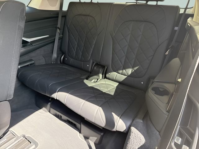 Used 2023 BMW X7 xDrive40i w/ Premium Package image 19