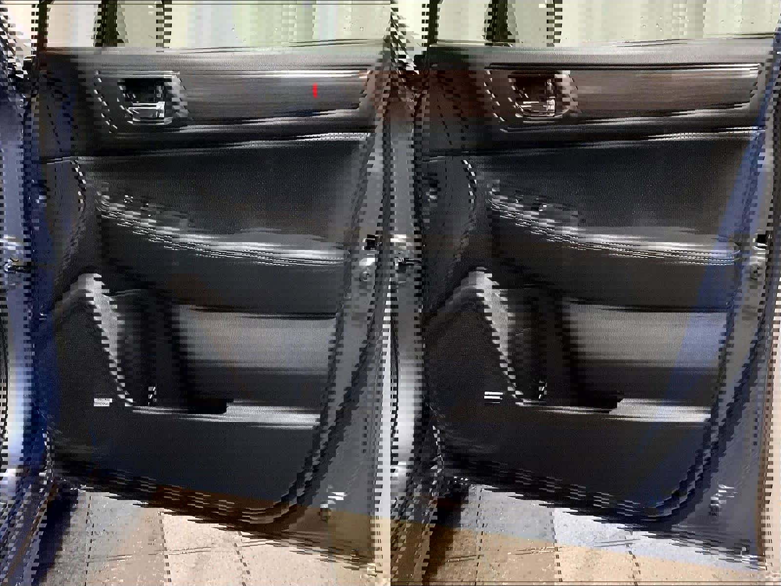 Used 2016 Subaru Legacy 3.6R Limited image 12