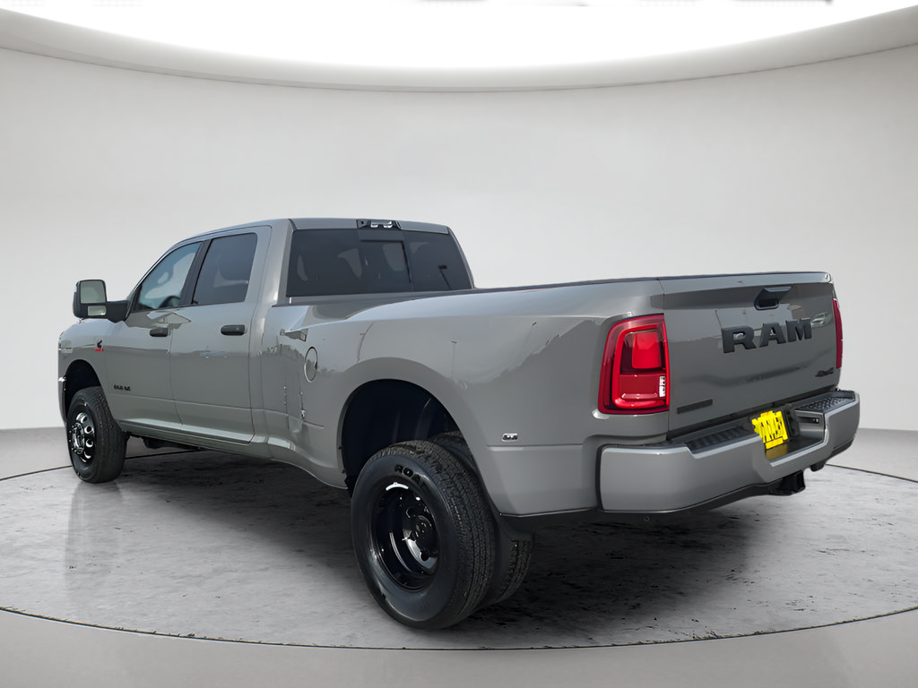 New 2026 RAM 3500 Big Horn AWD/4WD image 5
