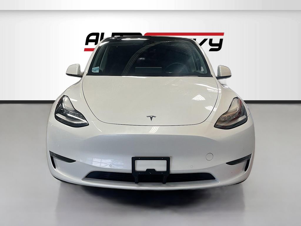 Used 2022 Tesla Model Y Long Range image 2