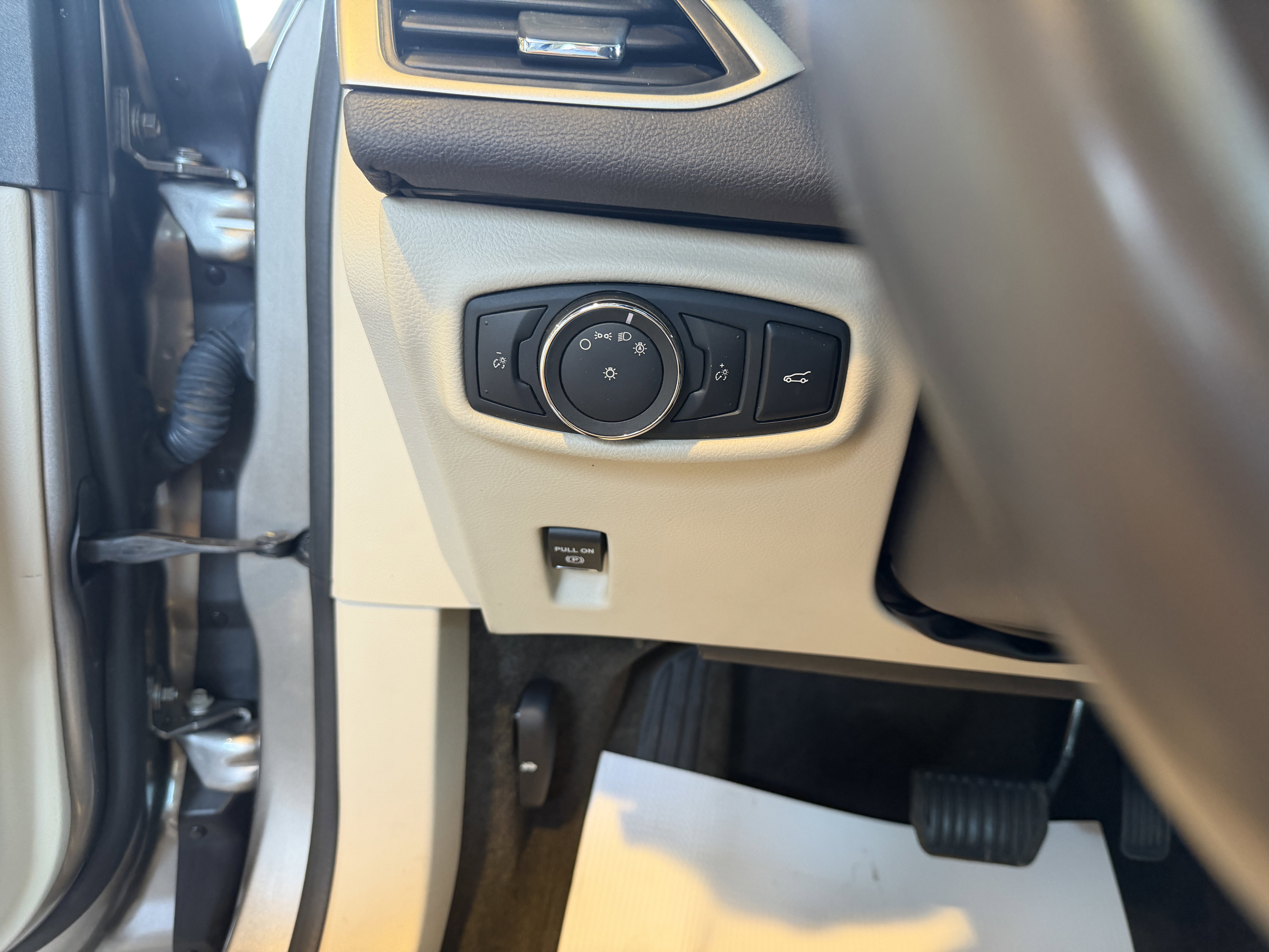 Used 2016 Lincoln MKZ AWD w/ Equipment Group 200A Select image 15