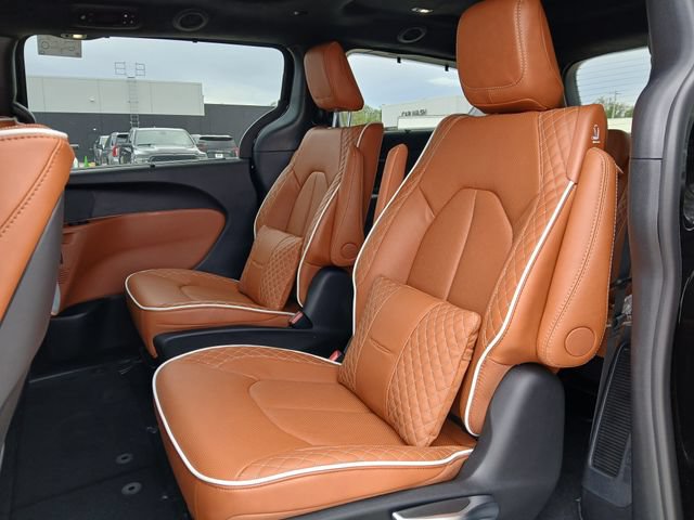 New 2026 Chrysler Pacifica Pinnacle AWD/4WD image 13