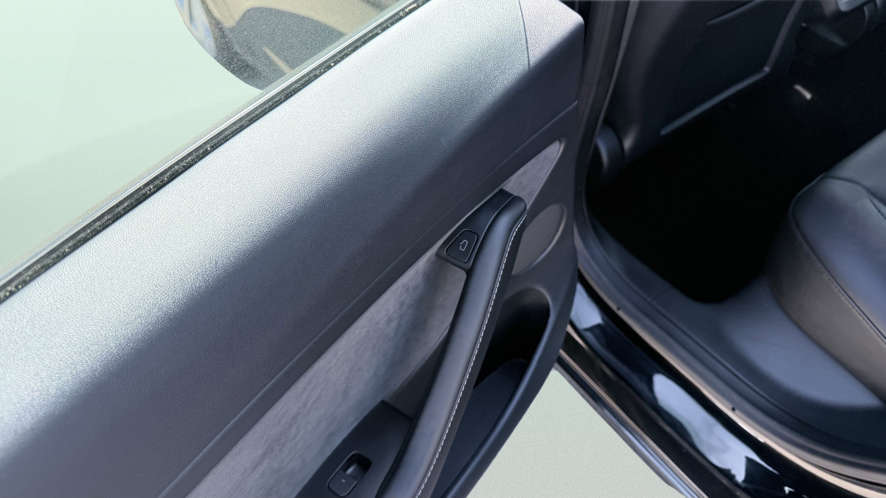 Used 2023 Tesla Model 3 Standard Range image 25