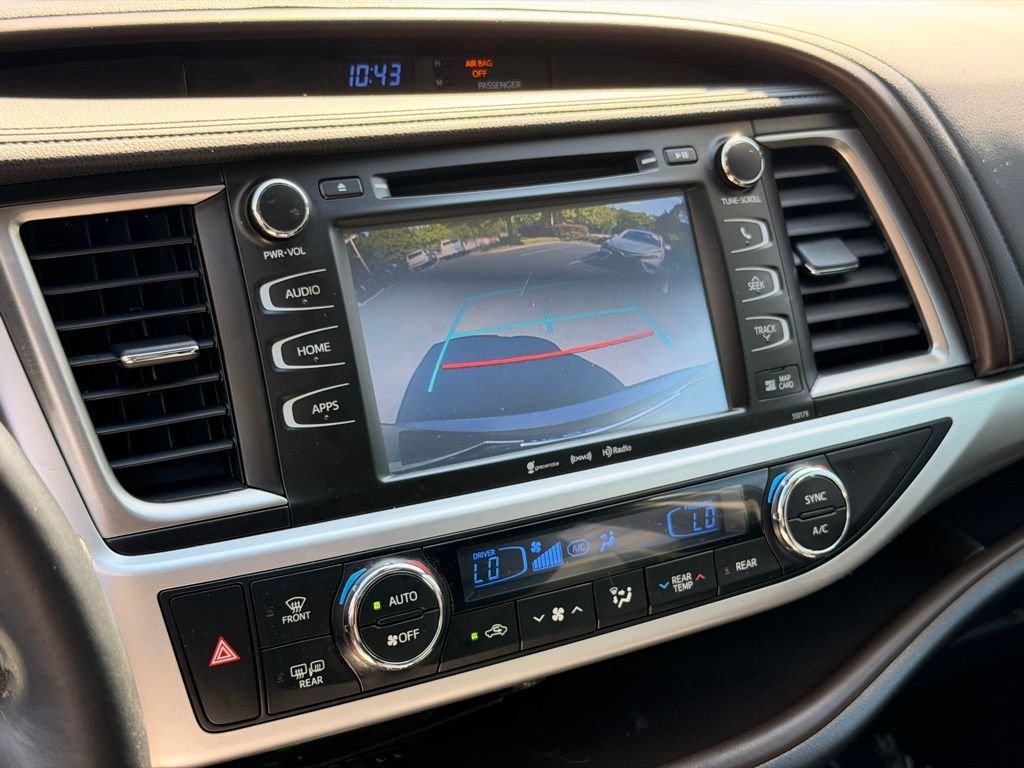 Used 2017 Toyota Highlander XLE FWD image 37