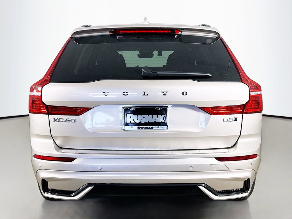 Used 2025 Volvo XC60 B5 Core w/ Protection Package Premier image 6