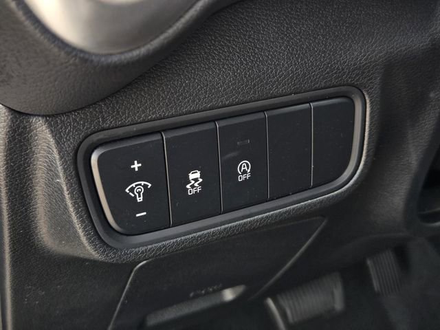 Used 2025 Kia Soul LX image 18