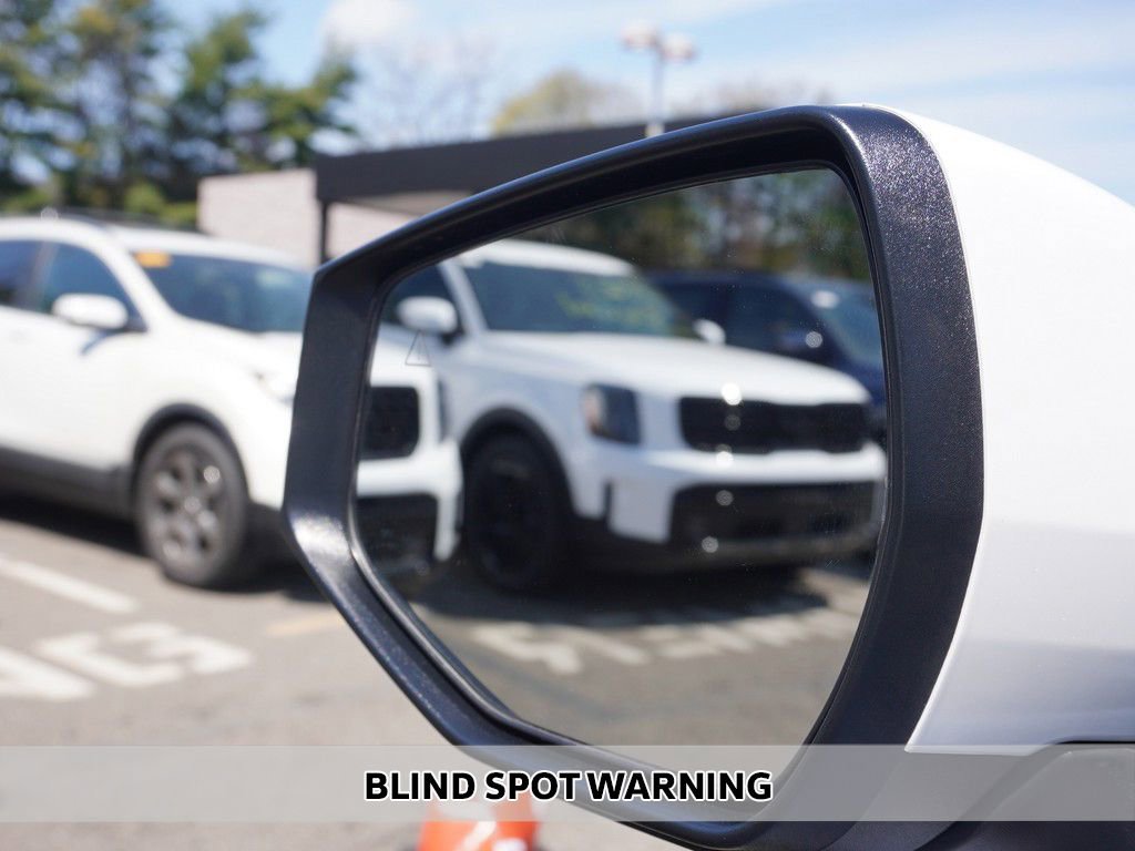 Used 2023 Kia Sportage EX image 4