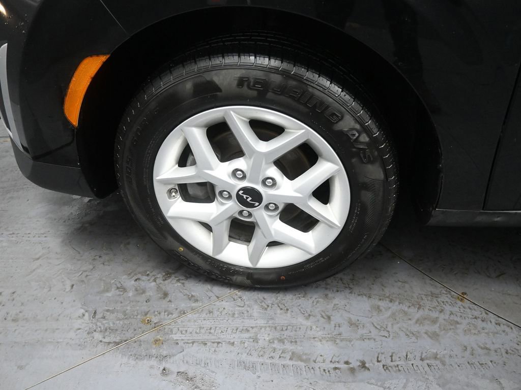 Used 2025 Kia Soul LX w/ LX Technology Package image 13