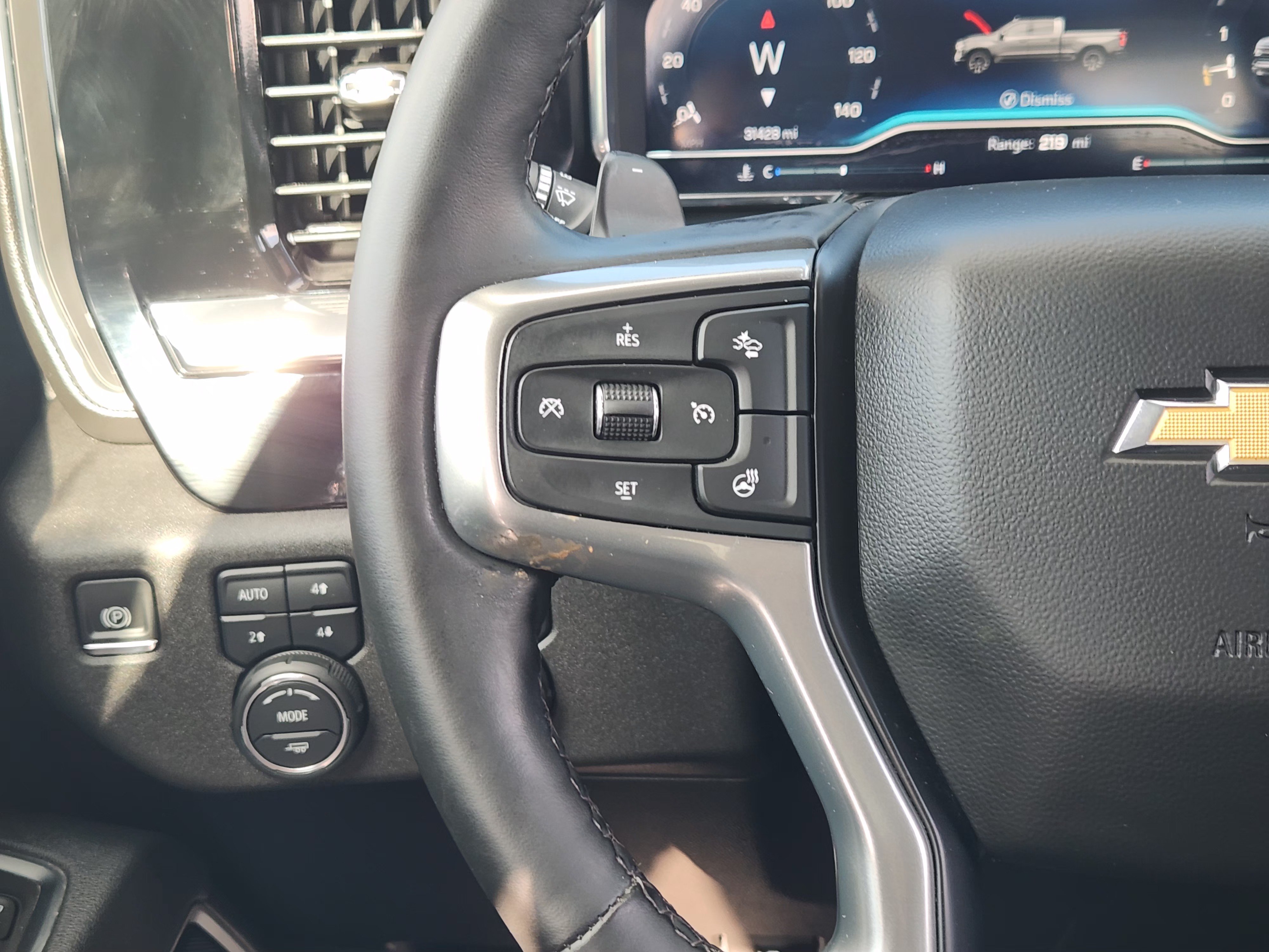 Used 2025 Chevrolet Silverado 1500 LTZ w/ Z71 Off-Road Package AWD/4WD image 28