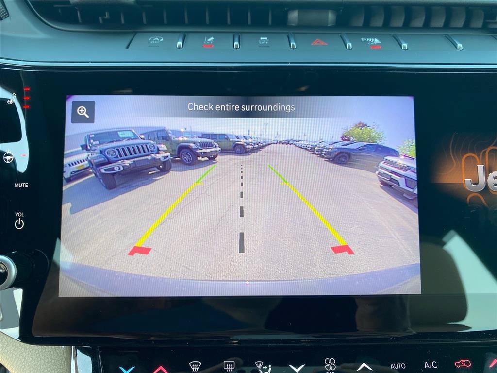 New 2026 Jeep Grand Cherokee L Limited w/ Trailer Tow Package AWD/4WD image 13