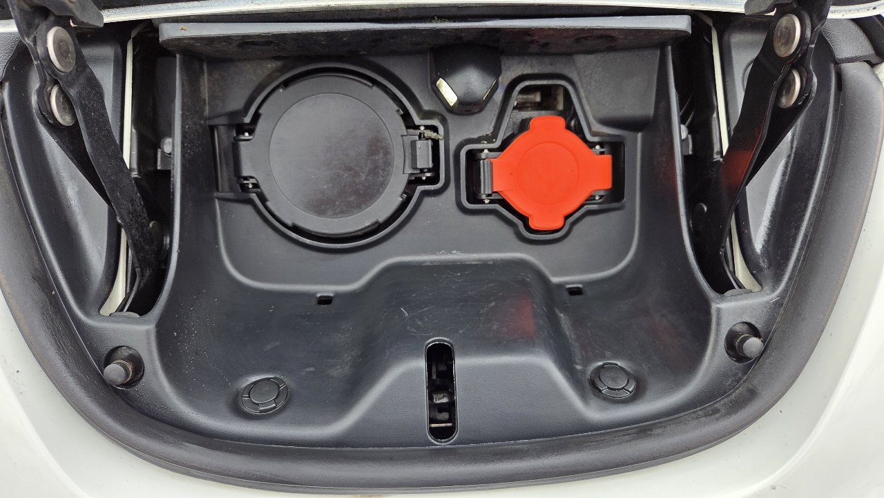 Used 2016 Nissan Leaf S w/ Charger Package image 22