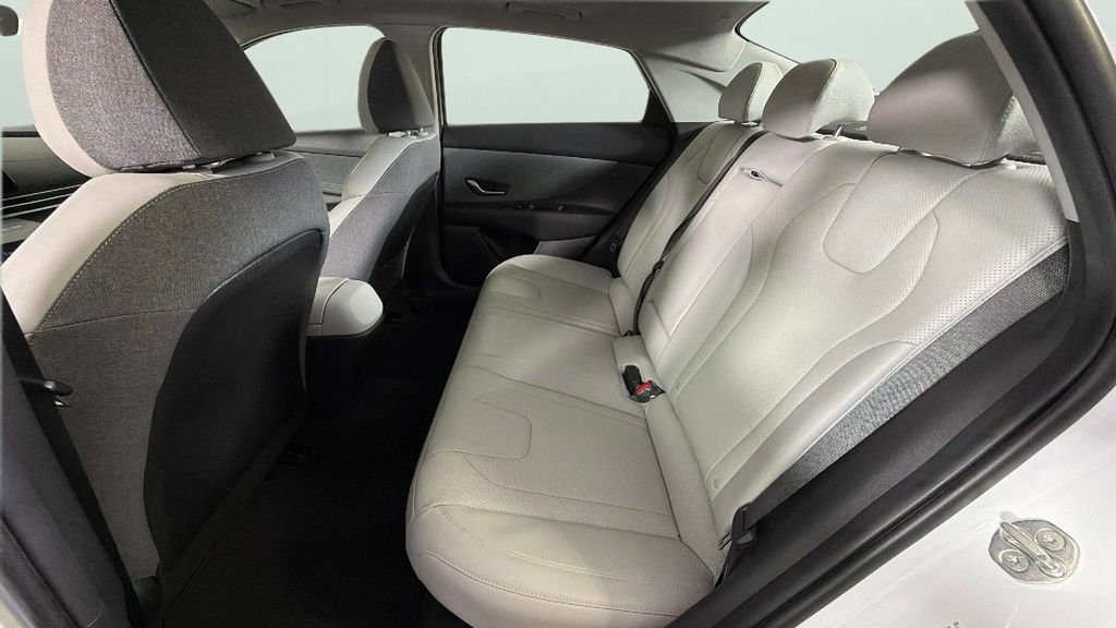 Used 2022 Hyundai Elantra Limited w/ Cargo Package FWD image 28