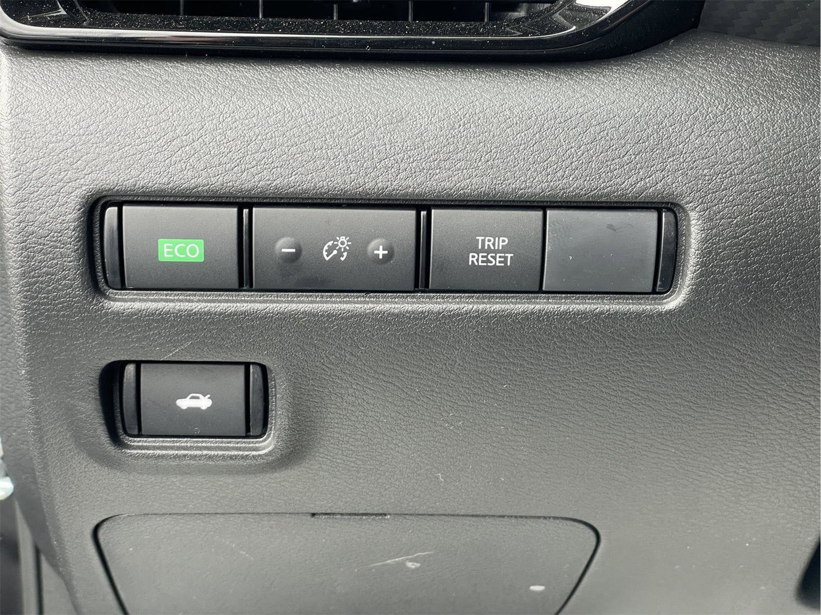 Used 2025 Nissan Sentra SV w/ All-Weather Package image 24