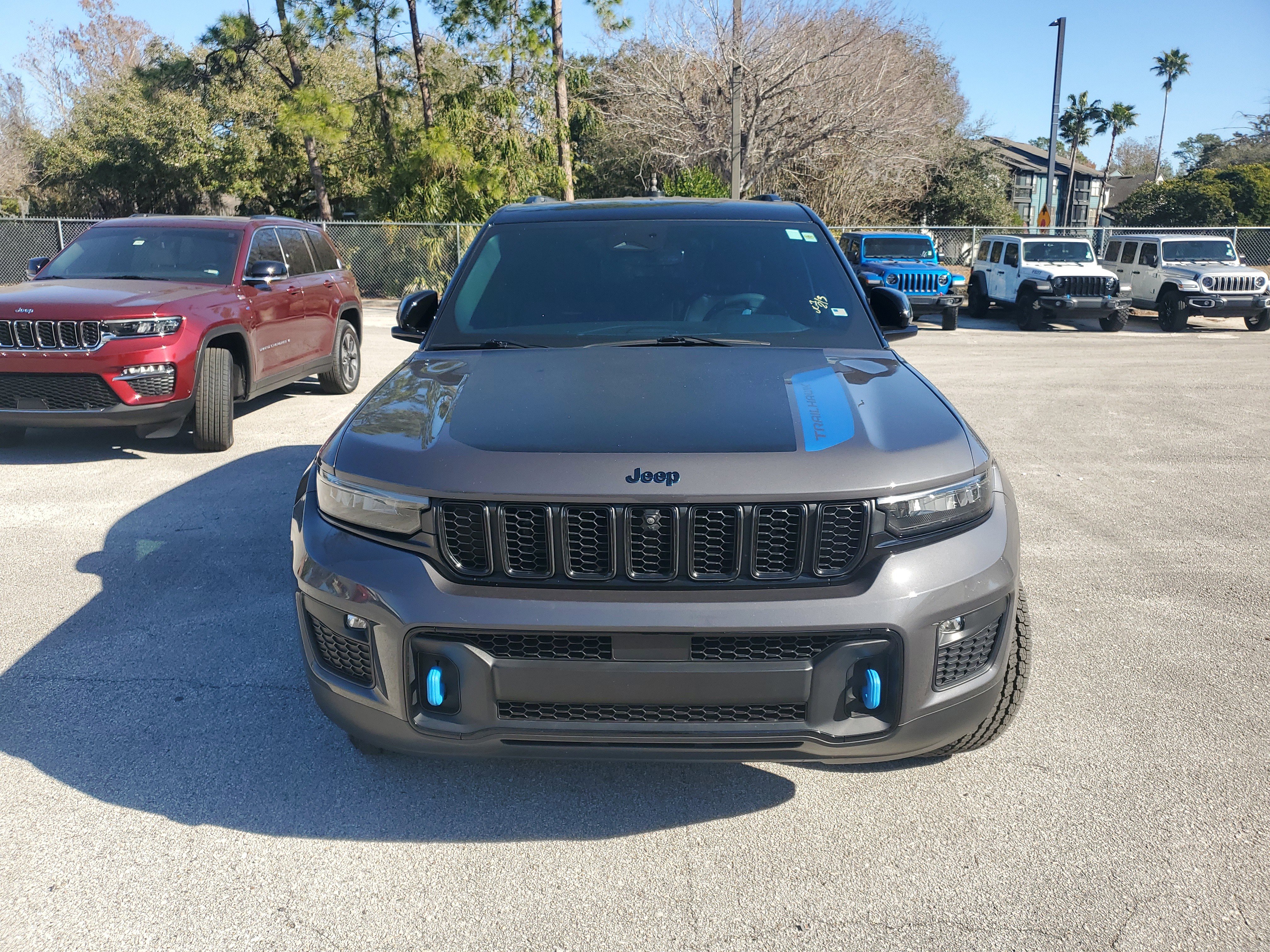Used 2022 Jeep Grand Cherokee Trailhawk image 2
