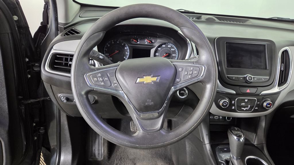 Used 2020 Chevrolet Equinox LS AWD/4WD image 16