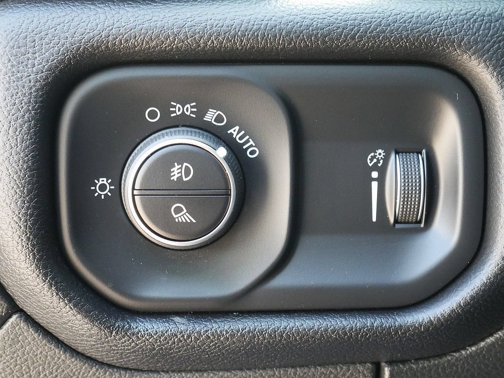 Used 2020 RAM 1500 Big Horn AWD/4WD image 27