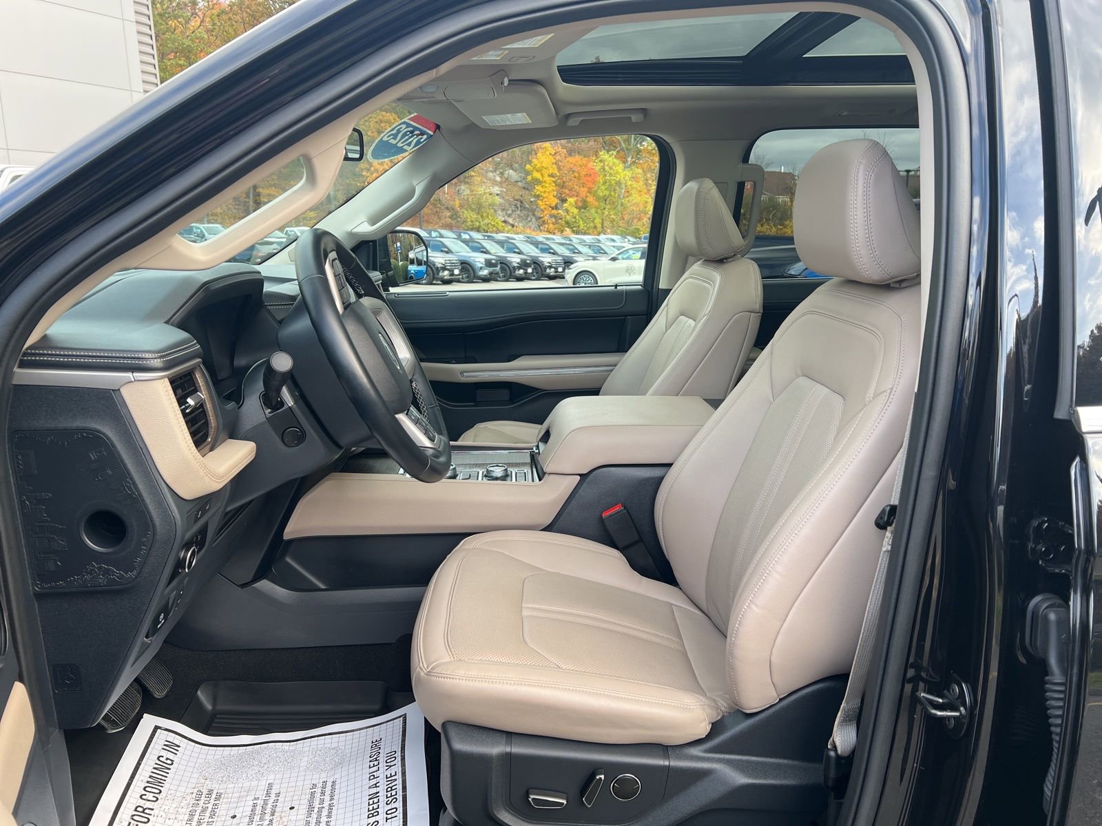 Used 2023 Ford Expedition Limited image 22
